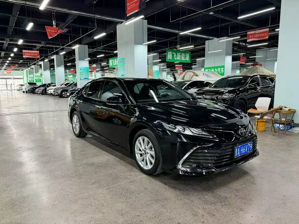 Toyota Camry — миниатюра 3
