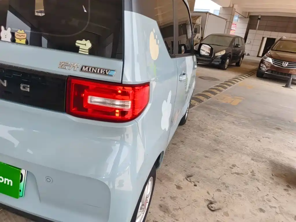 Wuling MINIEV — миниатюра 8