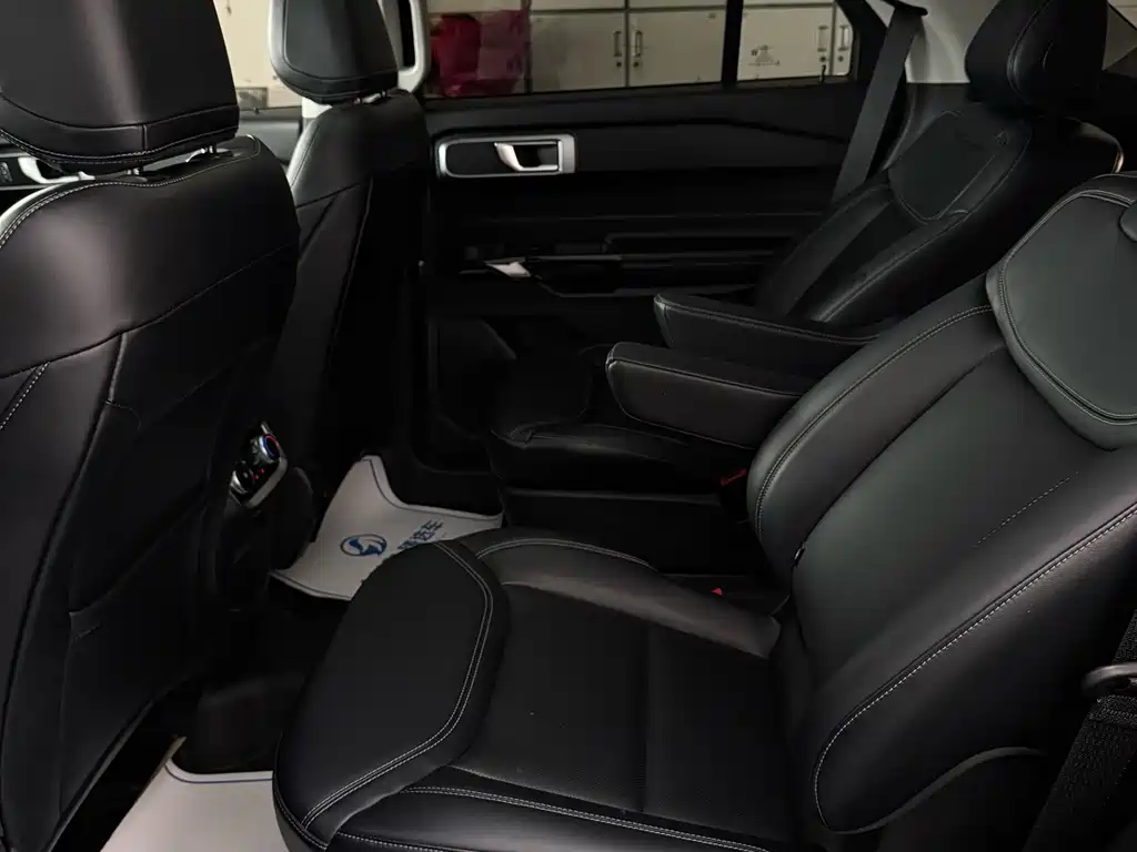 Ford Explorer — миниатюра 14