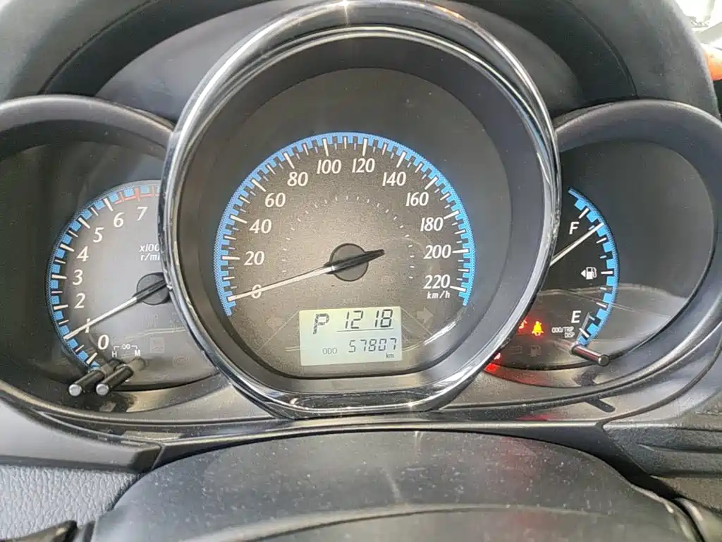 Toyota Yaris L — миниатюра 12