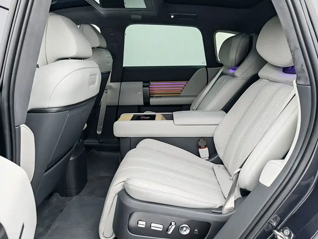 Audi E7X — миниатюра 6