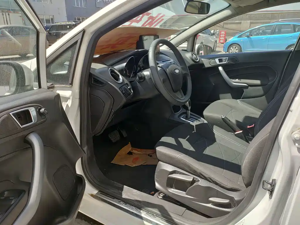 Ford Fiesta — миниатюра 13