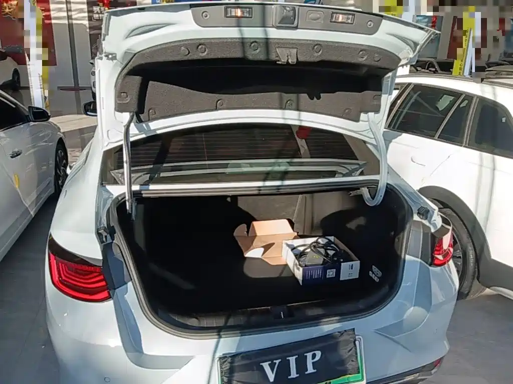 Geely L HiP — миниатюра 19