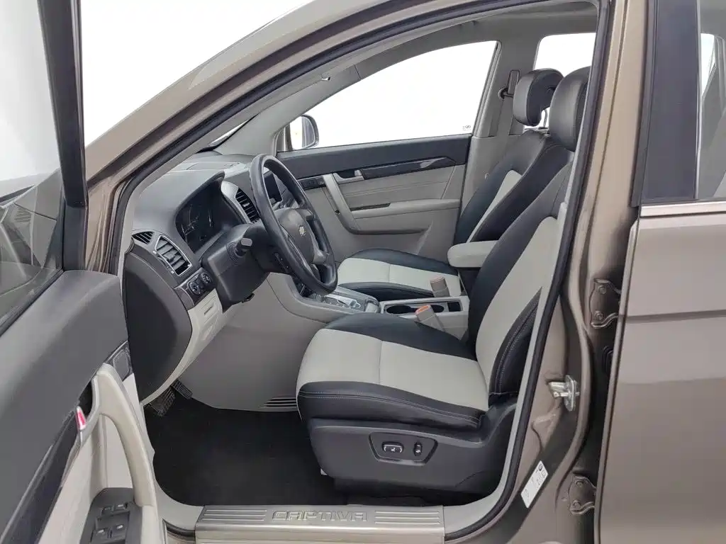 Chevrolet Captiva — миниатюра 10