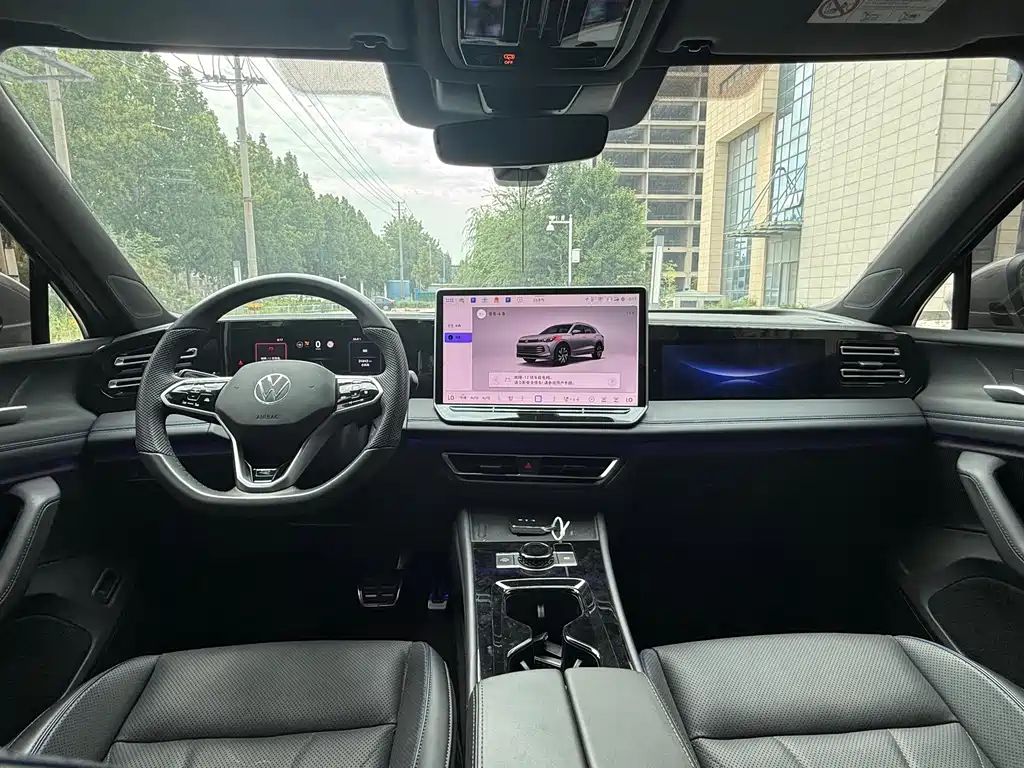 Volkswagen Tiguan L — миниатюра 11