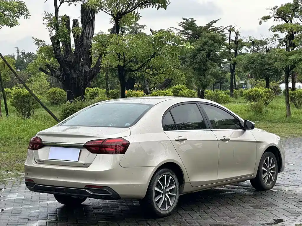 Geely Emgrand — миниатюра 9