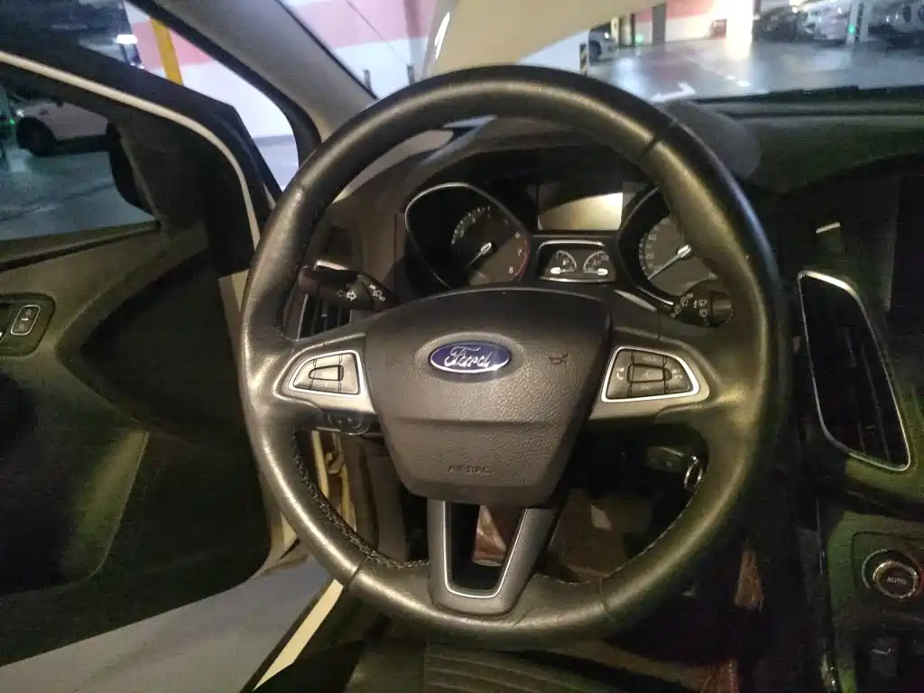 Ford Focus — миниатюра 11
