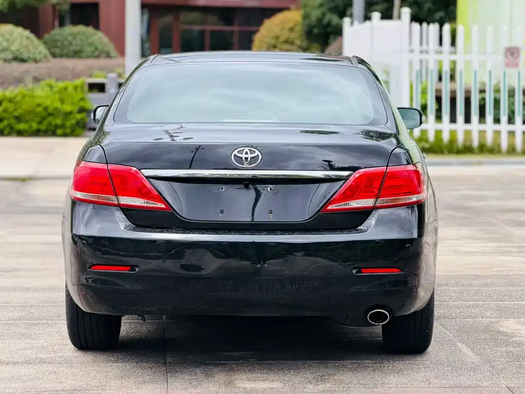 Toyota Camry — миниатюра 8