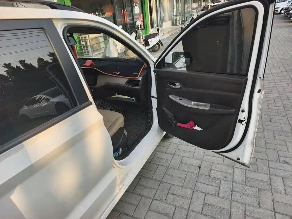 Wuling Hongguang — миниатюра 20