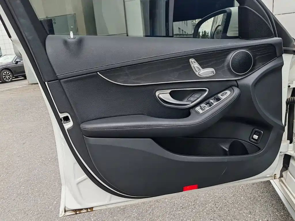 Mercedes-Benz C-Class — миниатюра 9