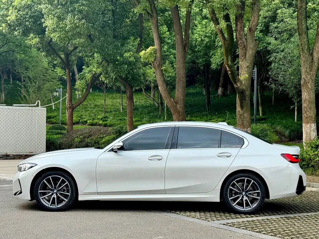 BMW 3 Series — миниатюра 3