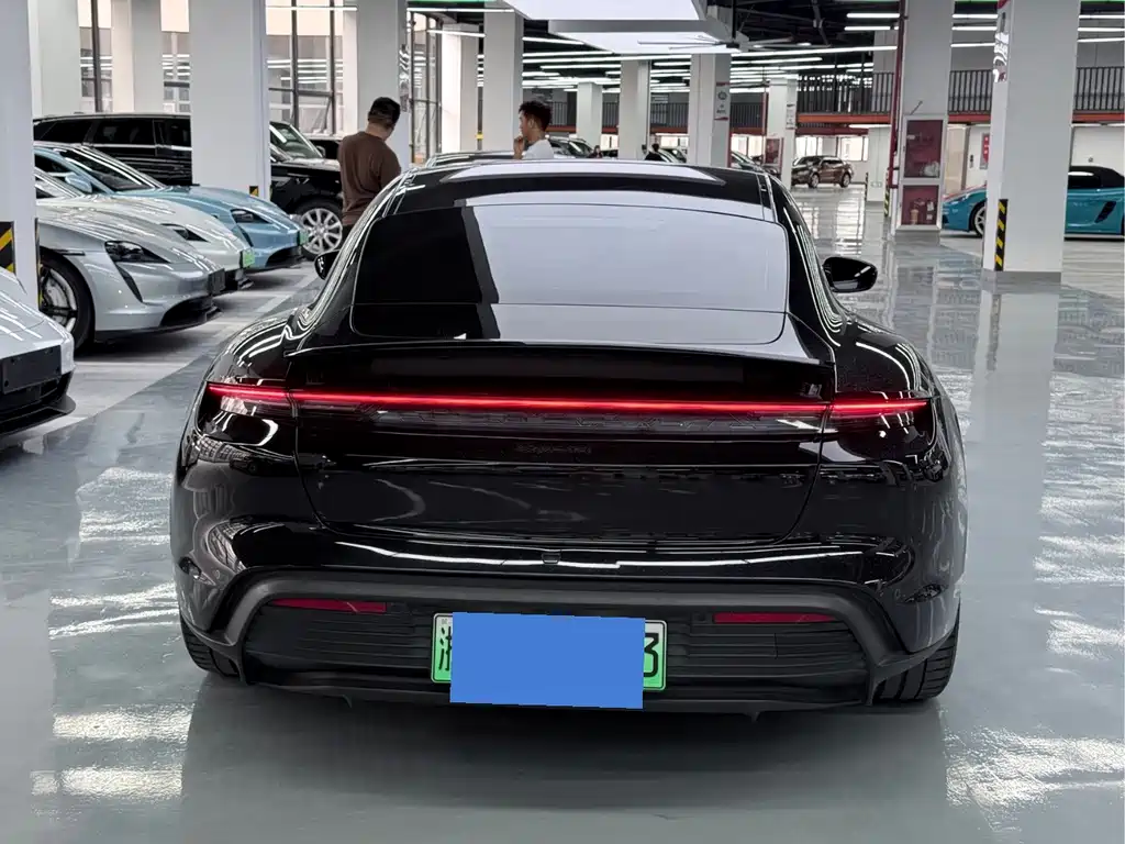 Porsche Taycan — миниатюра 9