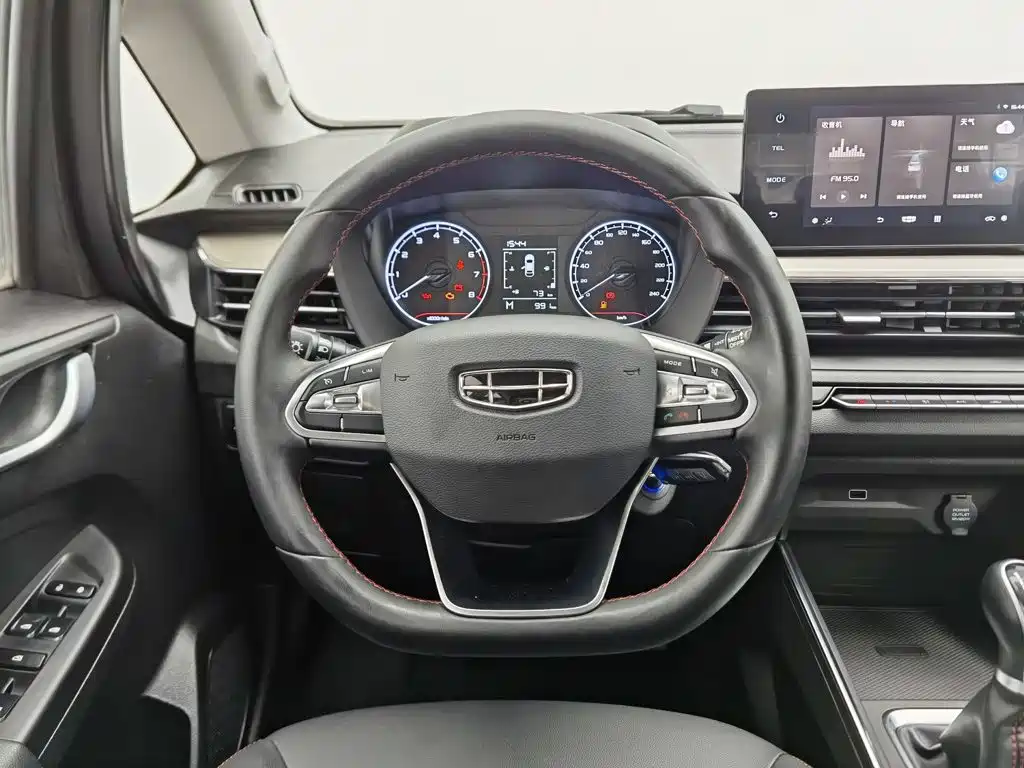 Geely Vision X3 — миниатюра 11