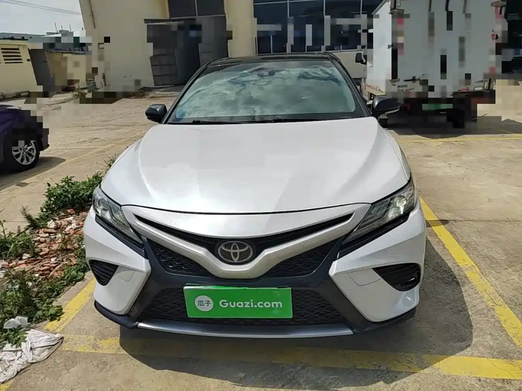 Toyota Camry — миниатюра 3