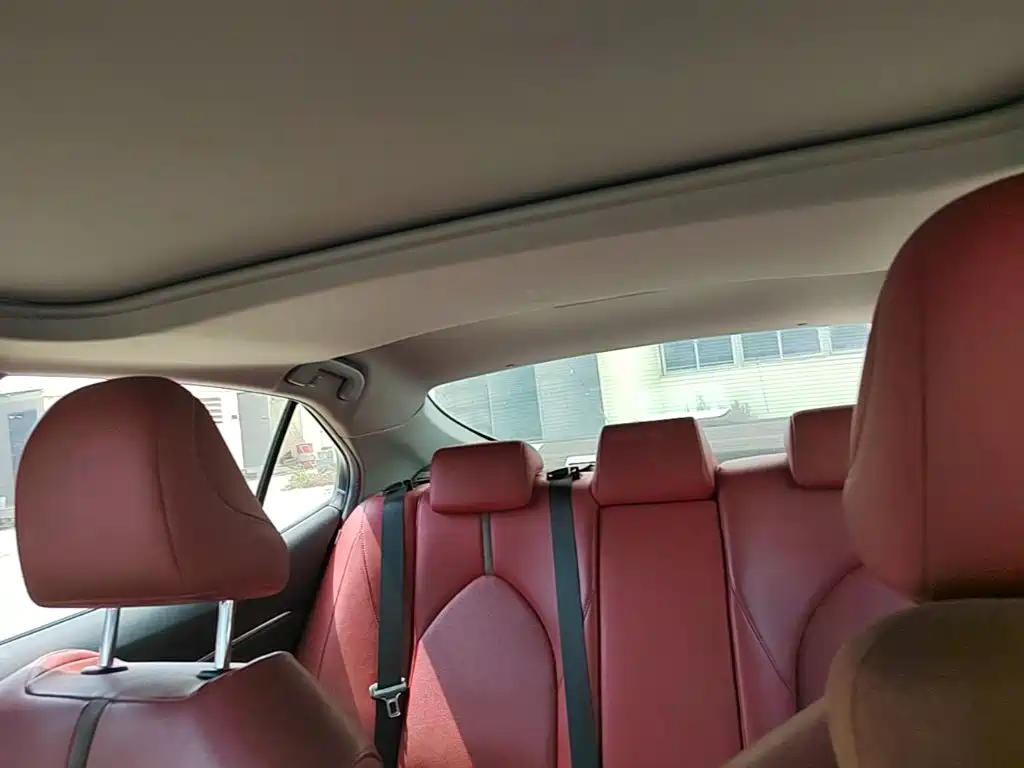 Toyota Camry — миниатюра 18