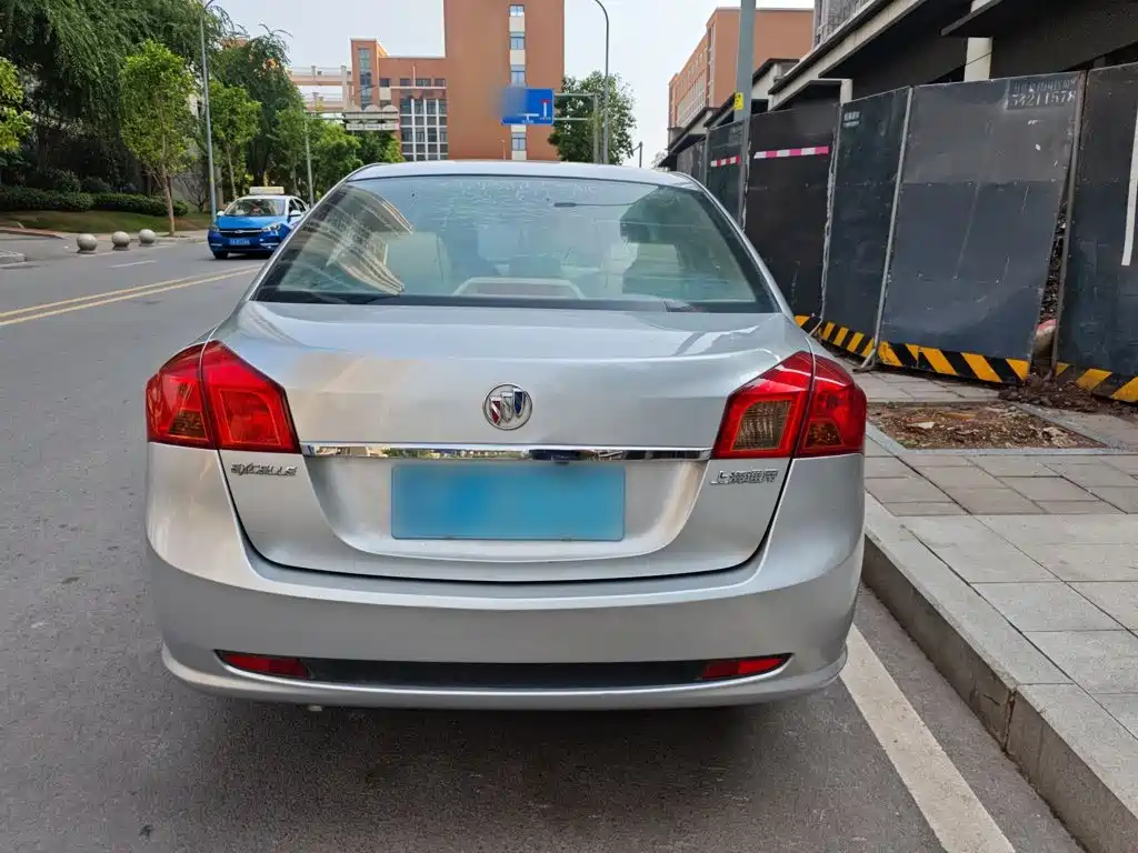 Buick Excelle — миниатюра 9