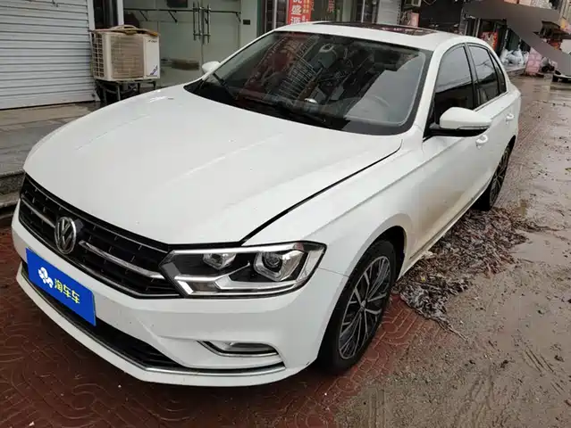 VOLKSWAGEN BORA 2019