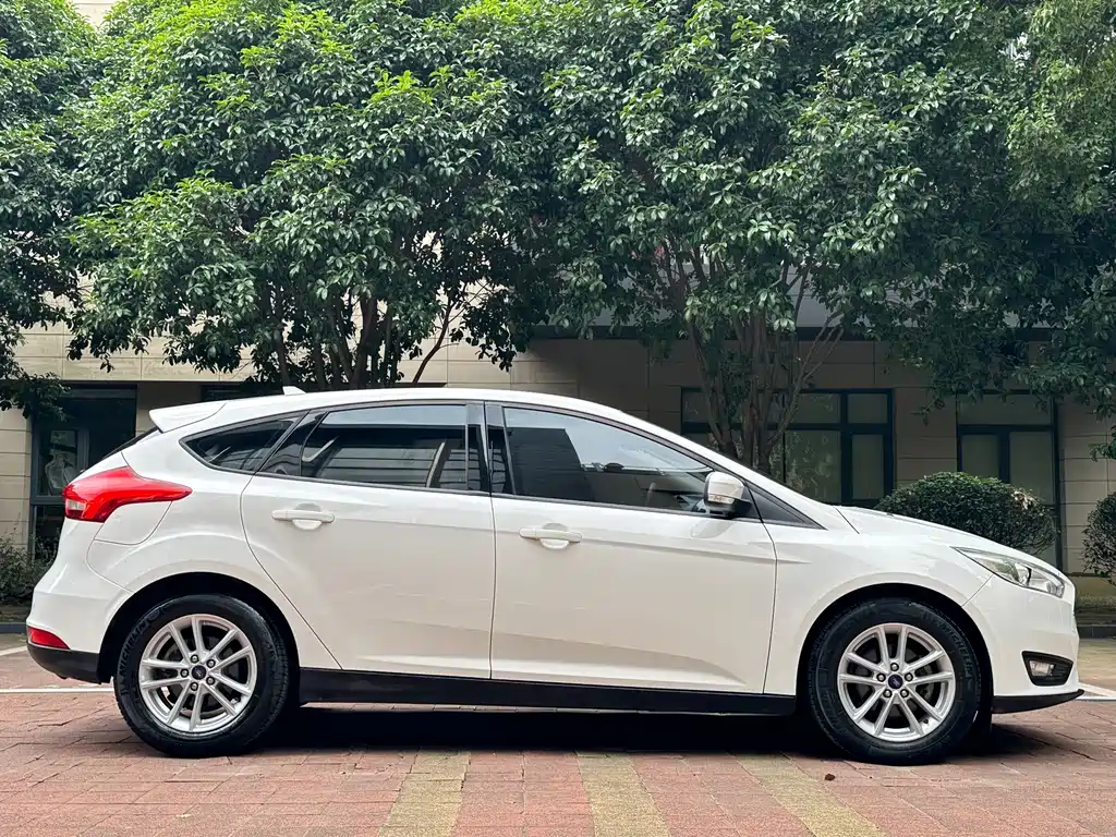 Ford Focus — миниатюра 8