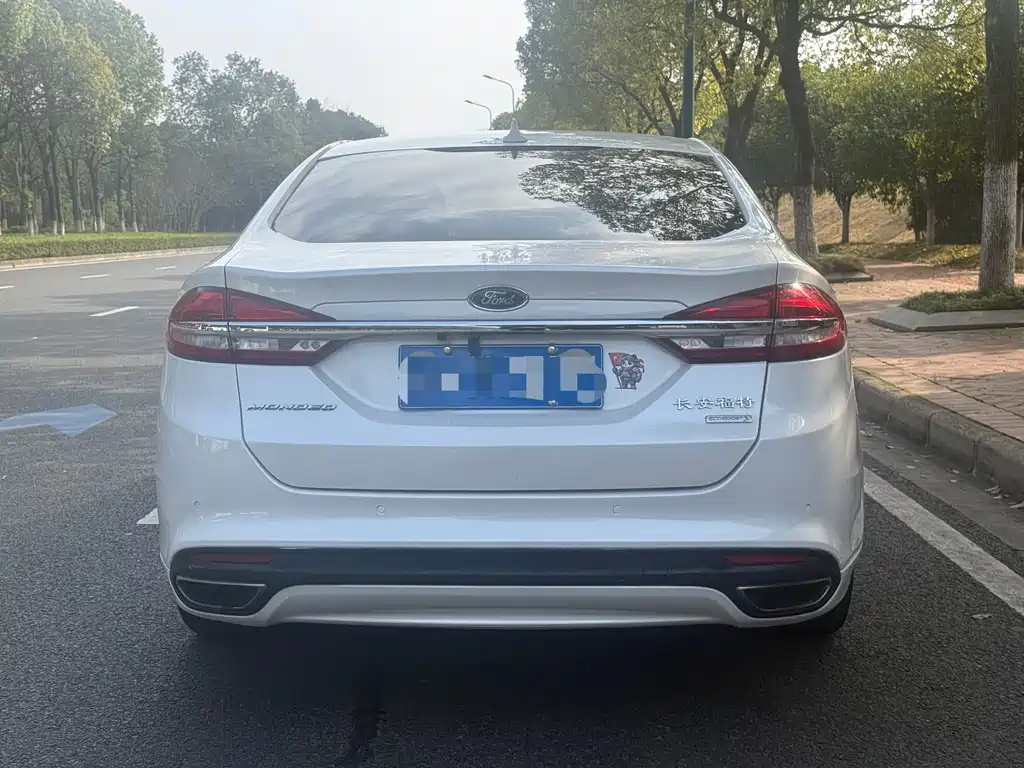 Ford Mondeo — миниатюра 8
