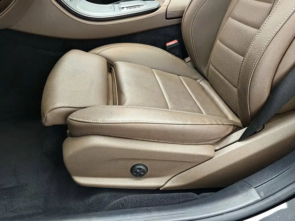 Mercedes-Benz E-Class — миниатюра 20