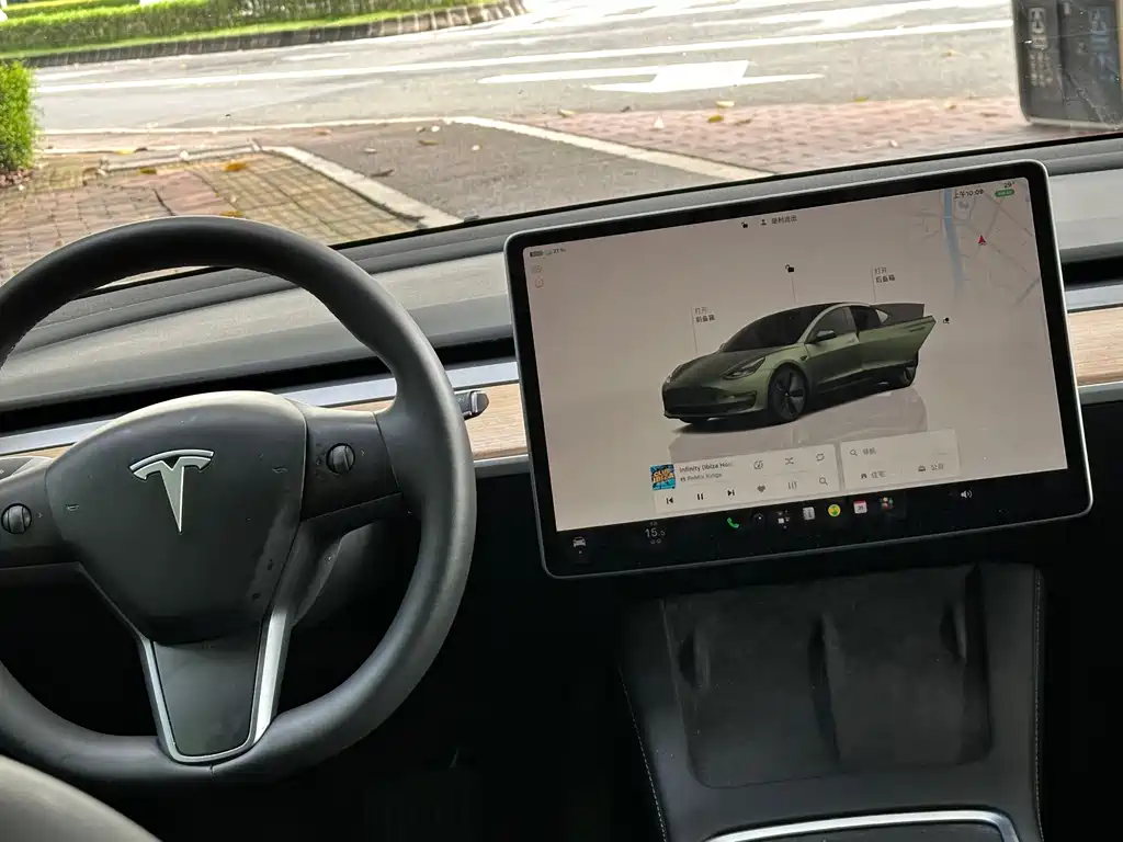 Tesla Model 3 — миниатюра 6