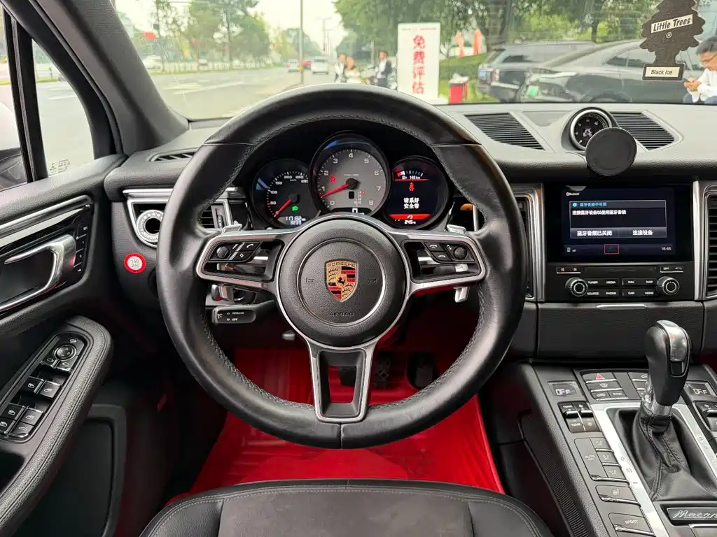 Porsche Macan — миниатюра 14