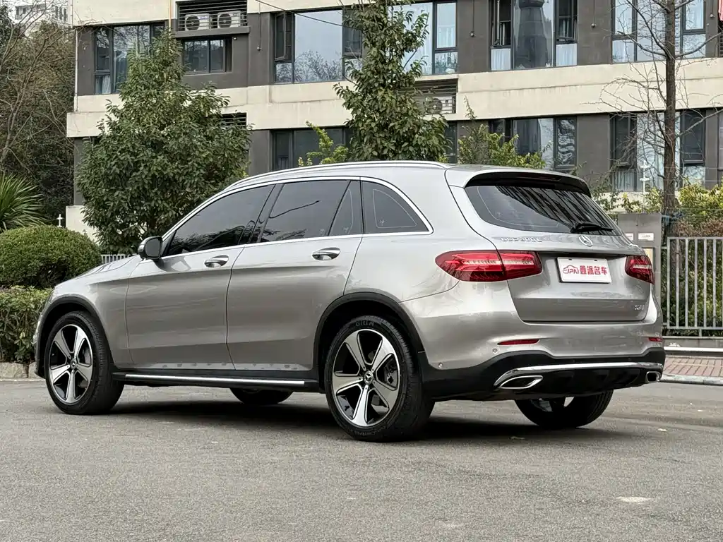 MERCEDES-BENZ GLC