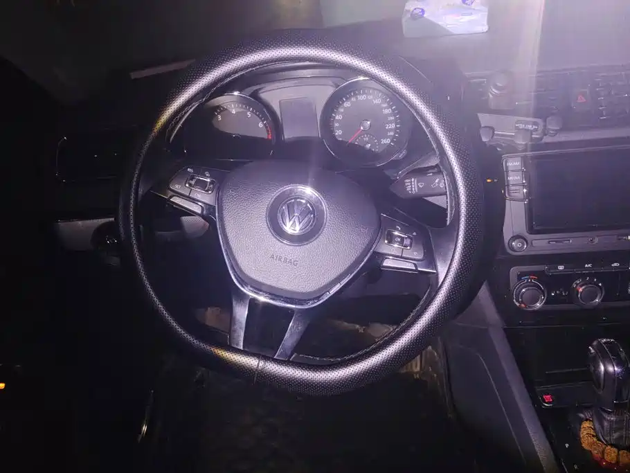 Volkswagen Sagitar — миниатюра 15