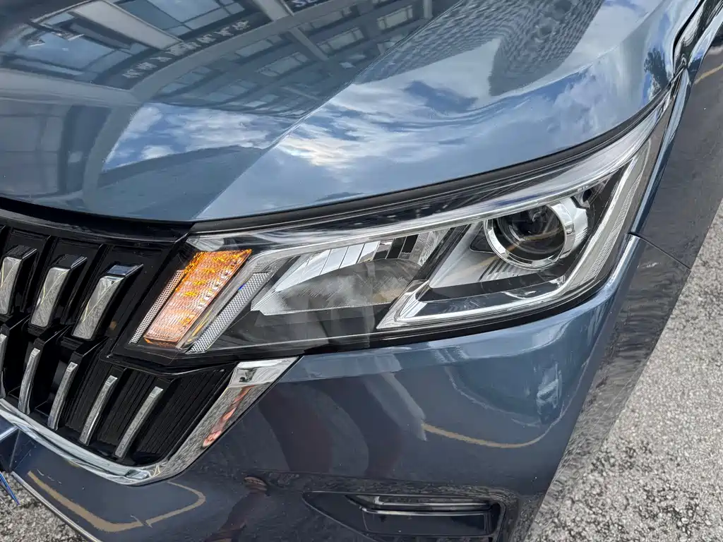 Wuling Jiachen — миниатюра 4