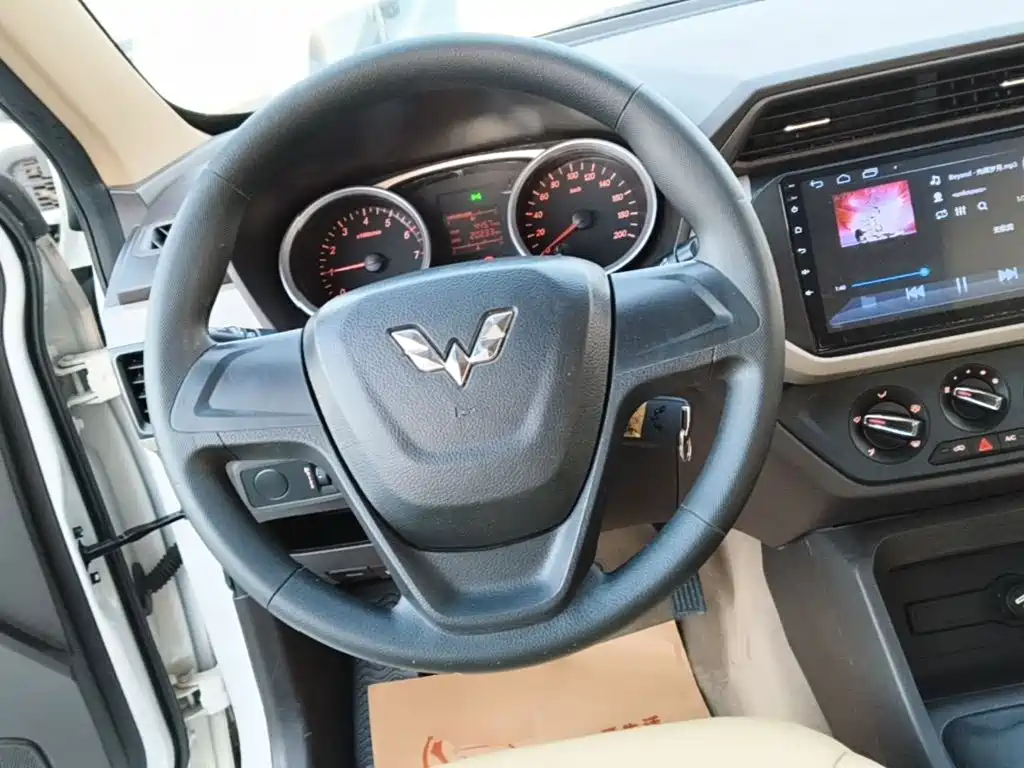 Wuling Hongguang — миниатюра 11