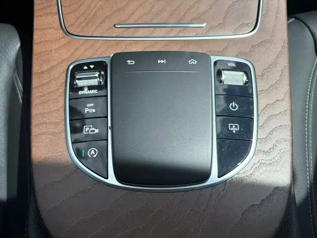 Mercedes-Benz E-Class — миниатюра 12