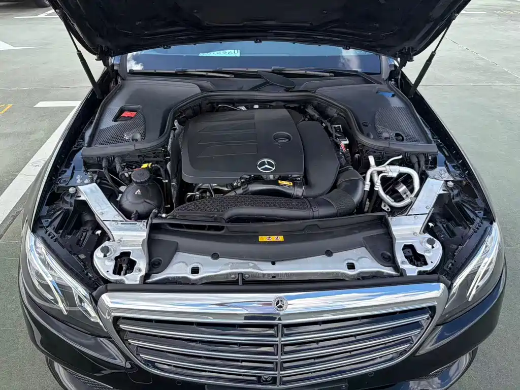 Mercedes-Benz E-Class — миниатюра 15