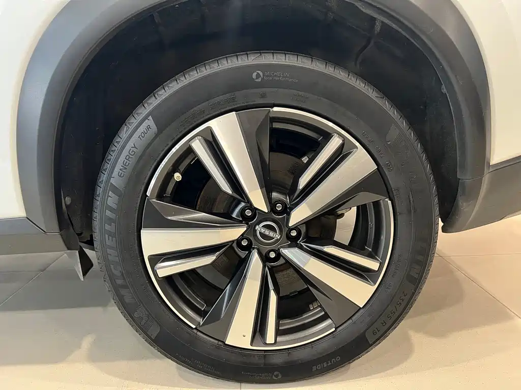Nissan X-Trail — миниатюра 5
