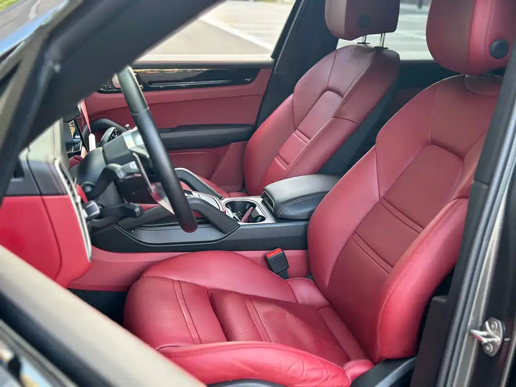 Porsche Cayenne — миниатюра 12