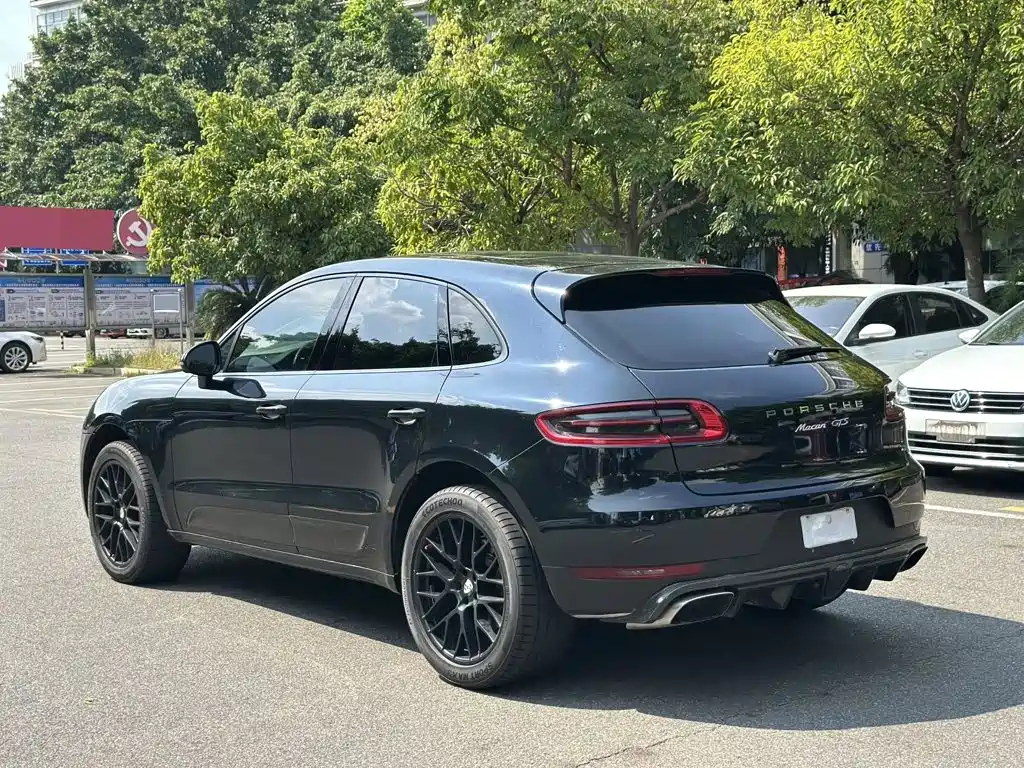 Porsche Macan — миниатюра 5