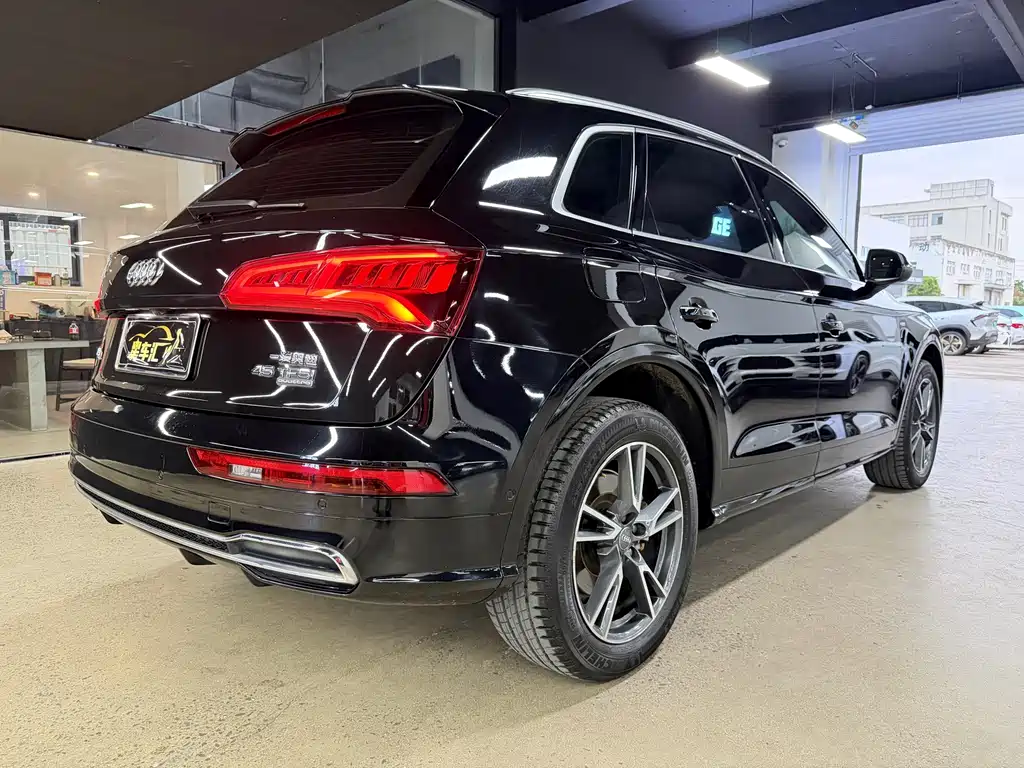 Audi Q5L — миниатюра 13