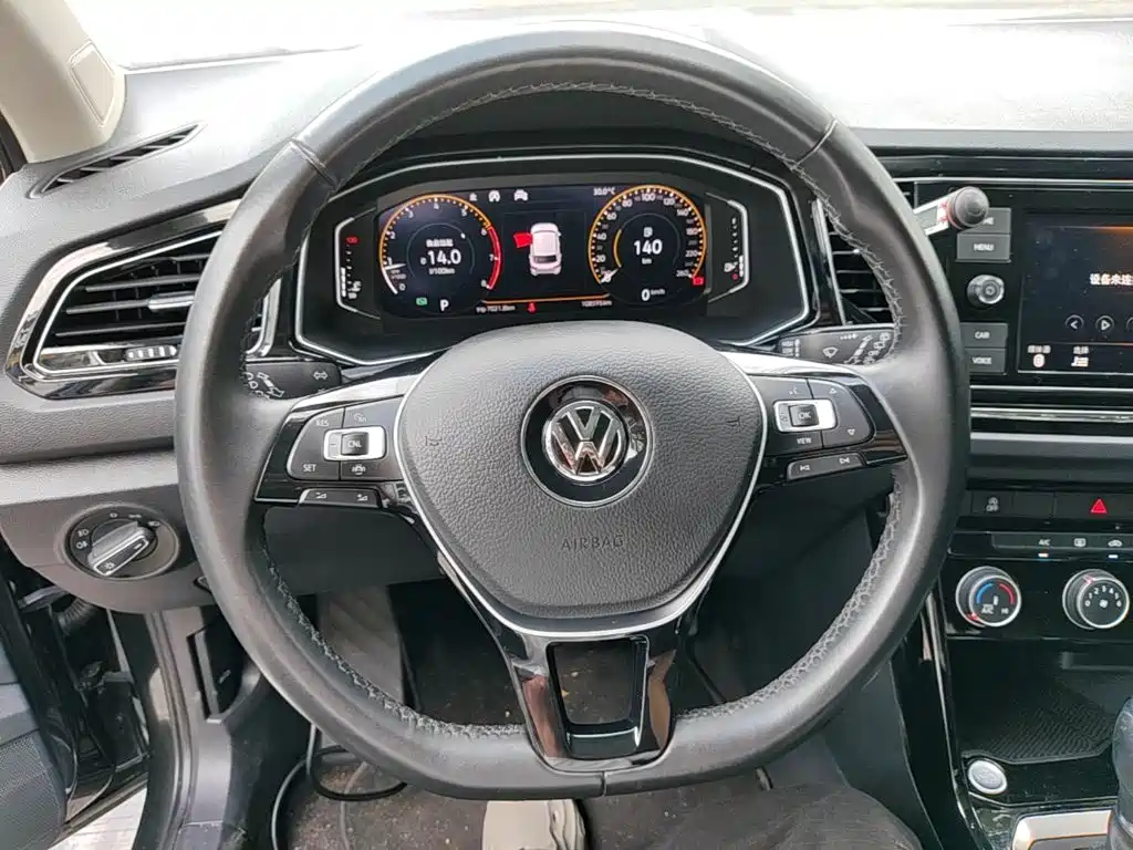 Volkswagen T-Roc — миниатюра 11