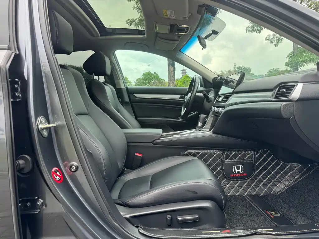 Honda Accord — миниатюра 12
