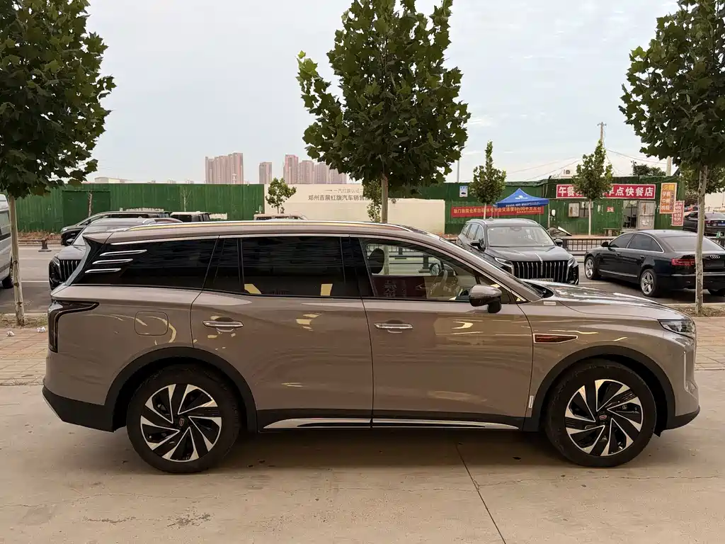 Hongqi Hongqi HS7 PHEV — миниатюра 10