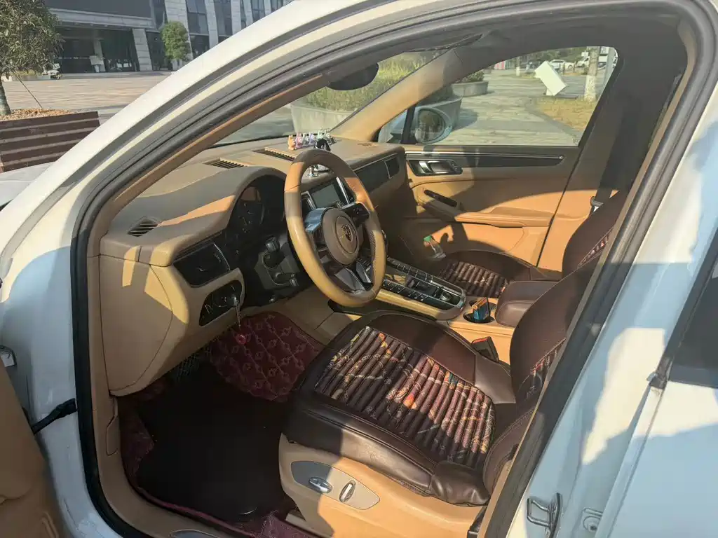 Porsche Macan — миниатюра 8