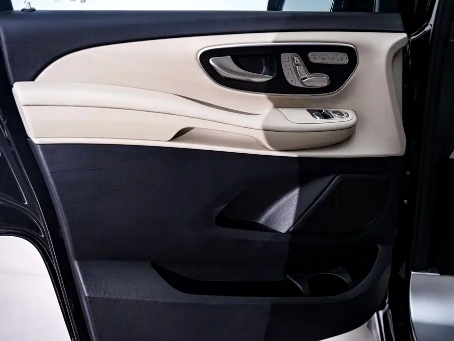 Mercedes-Benz V-Class — миниатюра 17