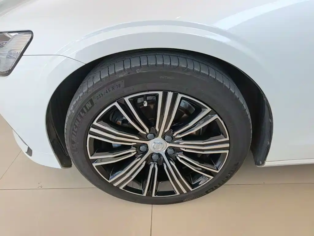 Volvo S60 — миниатюра 23