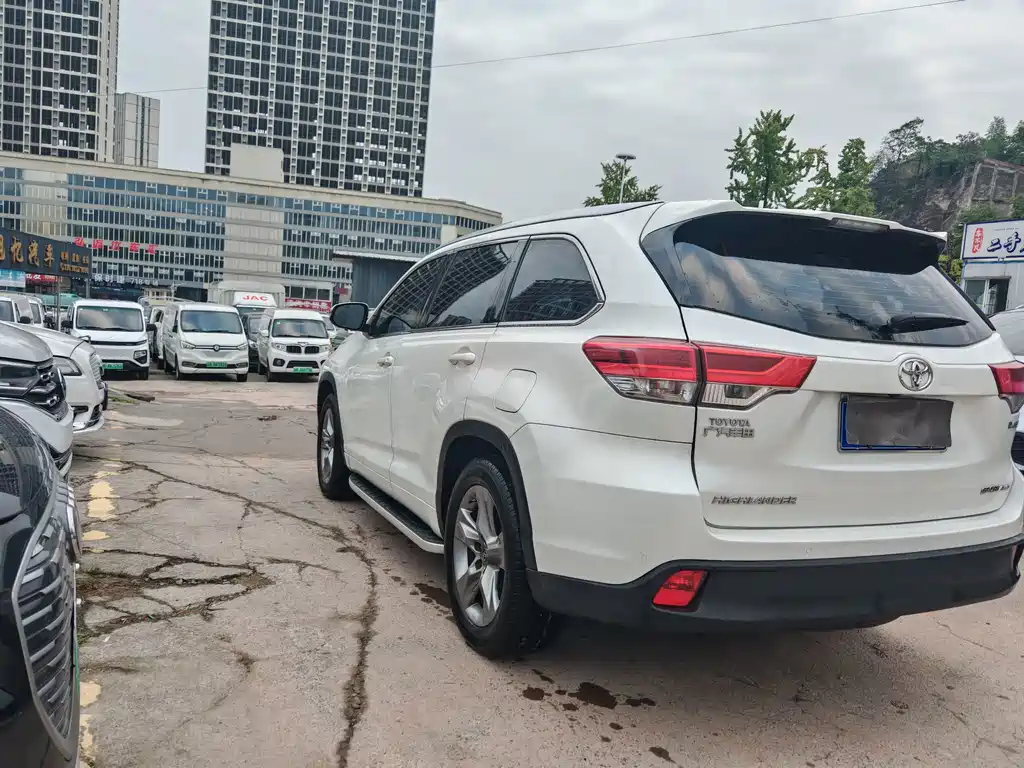 Toyota Highlander — миниатюра 7