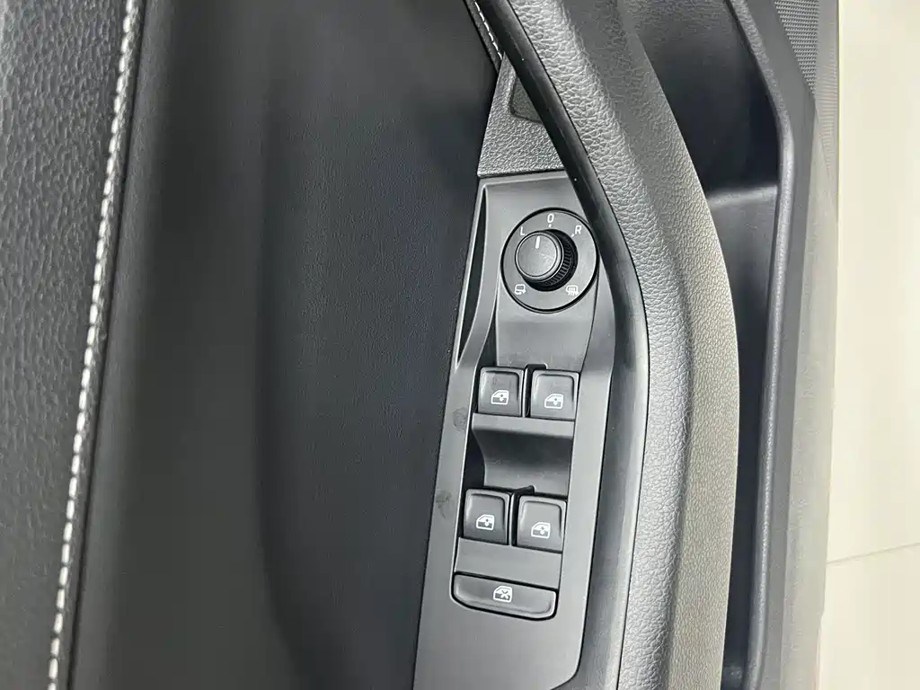 Skoda Superb — миниатюра 7