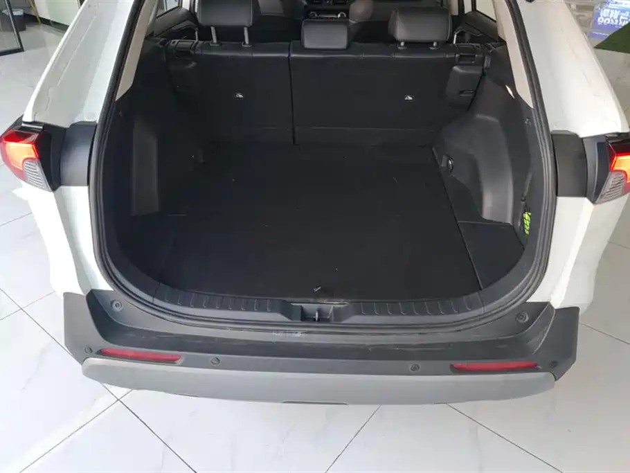 Toyota RAV4 2021 2.0L CVT PLUS