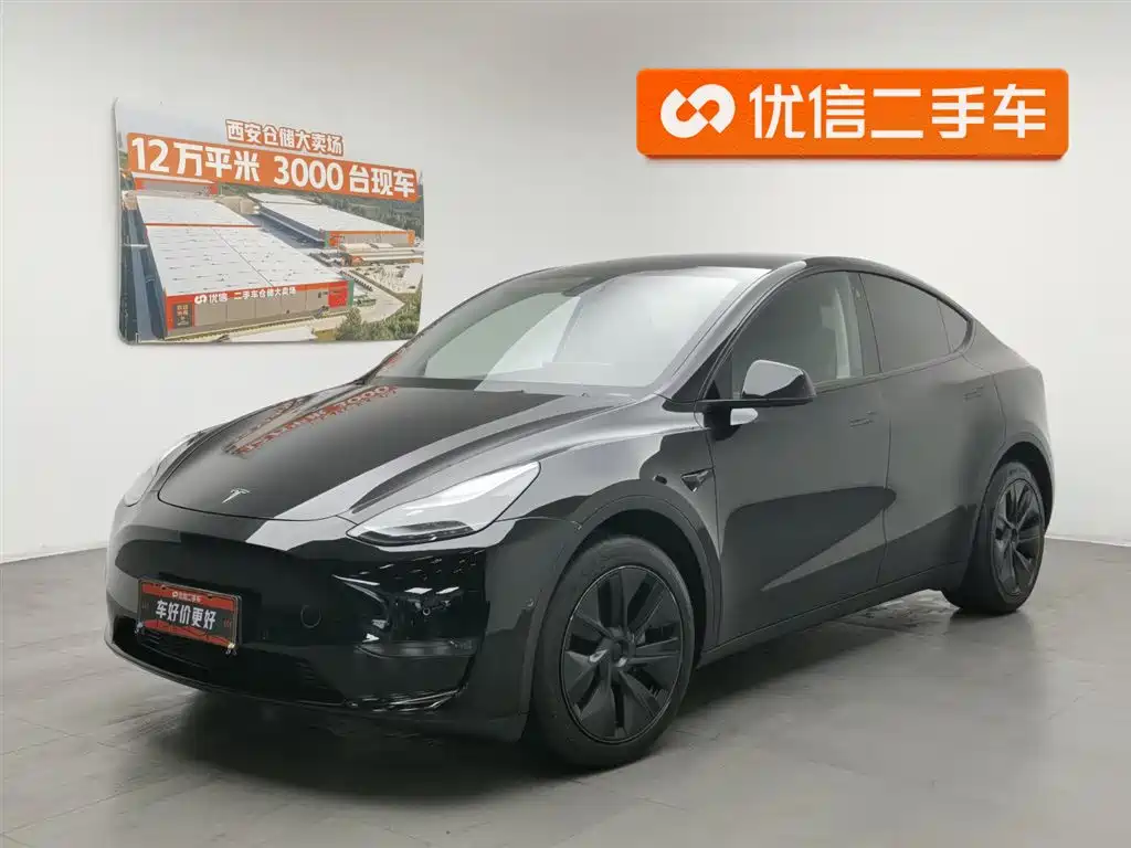 Tesla Model Y 2024