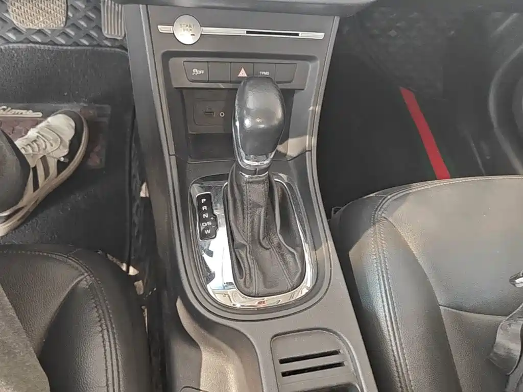 Roewe 360 — миниатюра 14