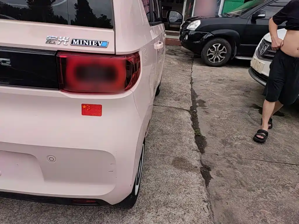 Wuling MINIEV — миниатюра 8