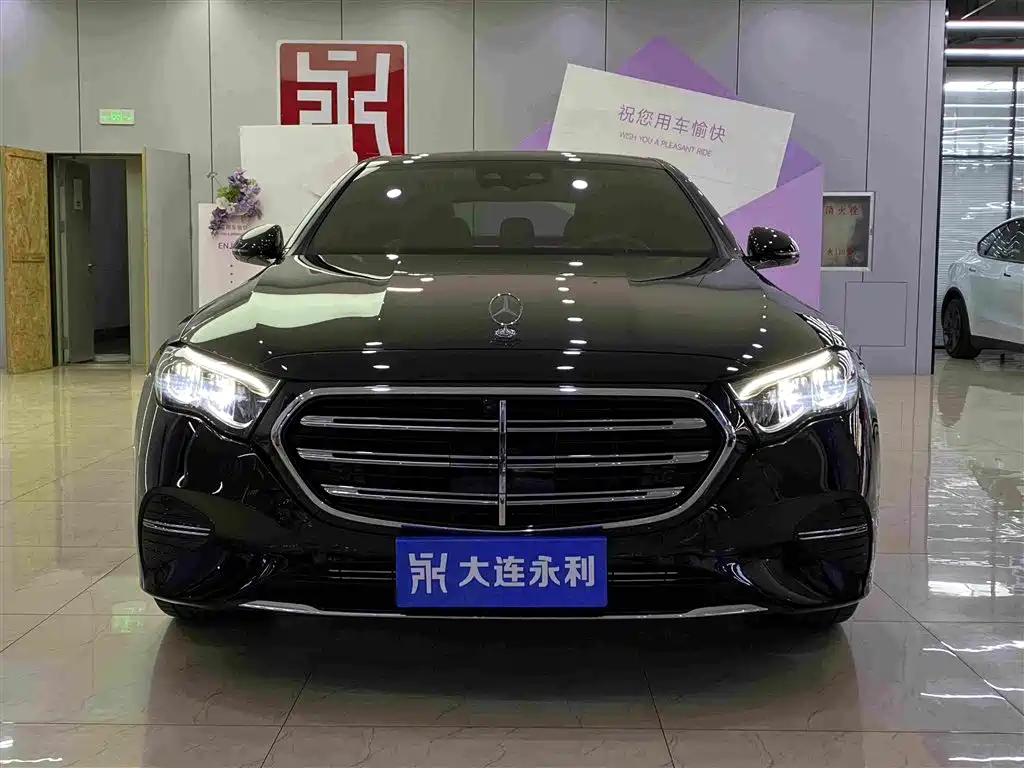 Mercedes-Benz E-Class — миниатюра 2