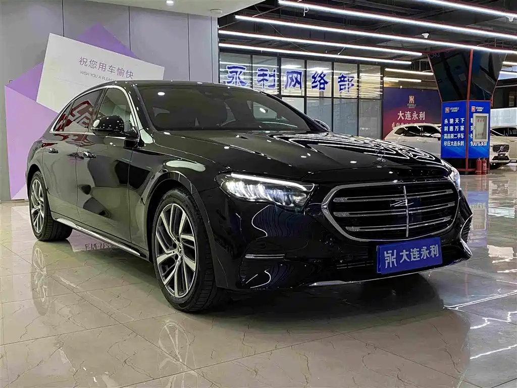 Mercedes-Benz E-Class — миниатюра 3